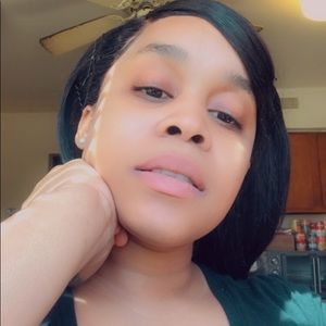 Meet your Posher, Joneisha